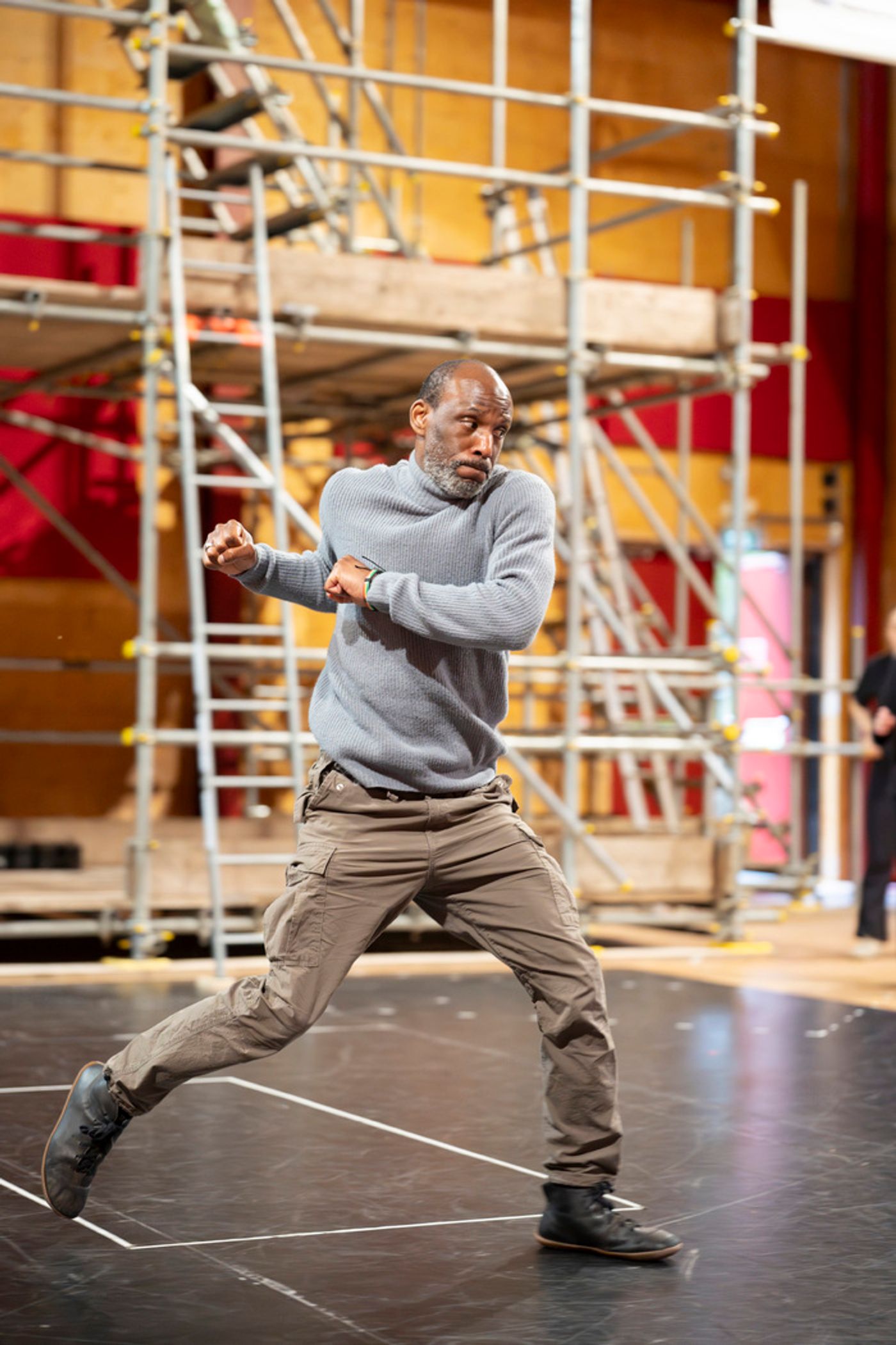Photos: In Rehearsal with HENRY V at Royal Shakespeare Company Photos: In Rehearsal with HENRY V at Royal Shakespeare Company Image