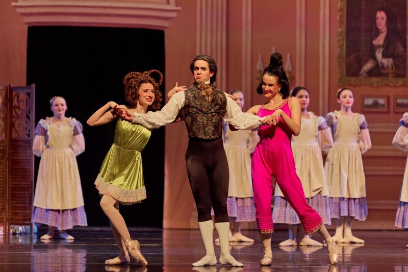 Review: CINDERELLA with Ballet Arkansas at Robinson Center Image