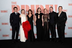 Jake Gyllenhaal, Julianne Hough, Penélope Cruz, Director Maggie Gyllenhaal, Jessie B Photo