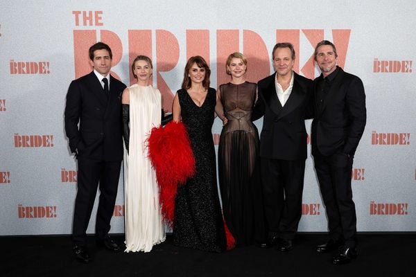 Jake Gyllenhaal, Julianne Hough, Penélope Cruz, Director Maggie Gyllenhaal, Jessie B Photo