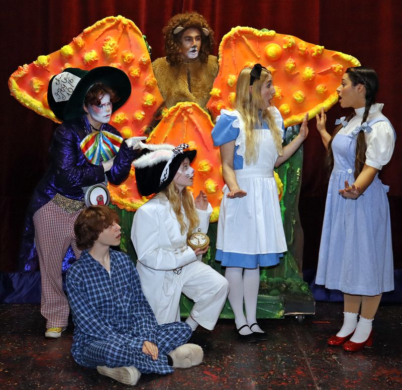 Photos: Sutter Street Theatre's DOROTHY MEETS ALICE OR THE WIZARD OF WONDERLAND — photo 1 of 3