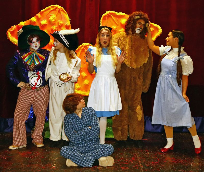 Photos: Sutter Street Theatre's DOROTHY MEETS ALICE OR THE WIZARD OF WONDERLAND — photo 2 of 3