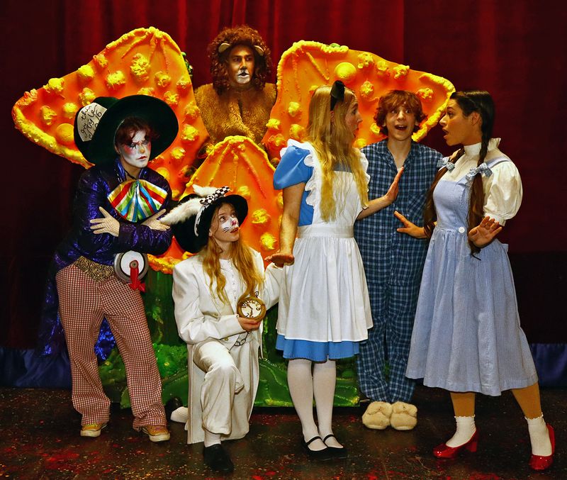 Photos: Sutter Street Theatre's DOROTHY MEETS ALICE OR THE WIZARD OF WONDERLAND — photo 3 of 3