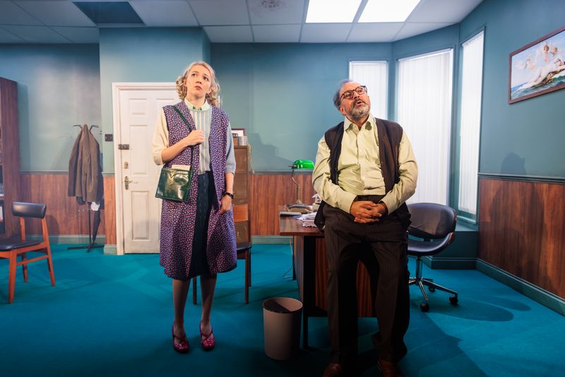 Photos: Madelyn Smedley And Julius D’Silva Star In EDUCATING RITA At Reading Rep Theatre — photo 1 of 15