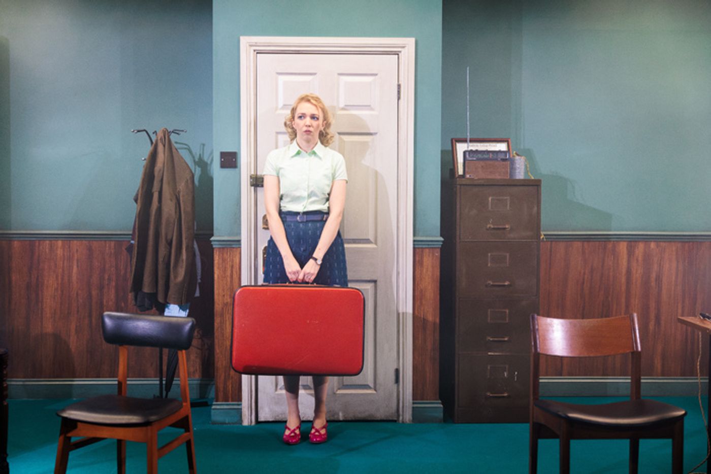 Photos: Madelyn Smedley And Julius D’Silva Star In EDUCATING RITA At Reading Rep Theatre  Image