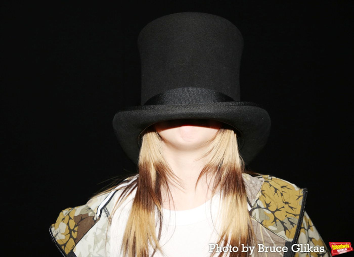 Photos: Olympic Gold Medalist Alysa Liu Visits OH, MARY! on Broadway  Image