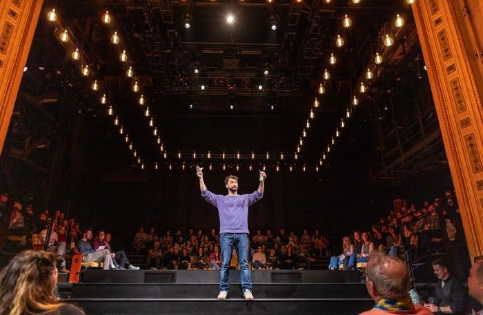 Photos: Daniel Radcliffe Returns to Broadway in EVERY BRILLIANT THING — photo 14 of 16