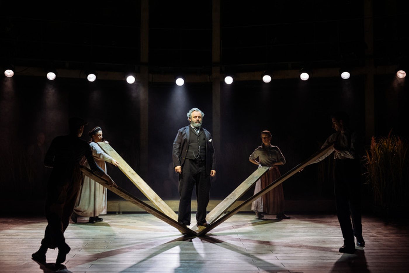 Photos: First Look At Michael Sheen and More in OUR TOWN at Rose Theatre  Image
