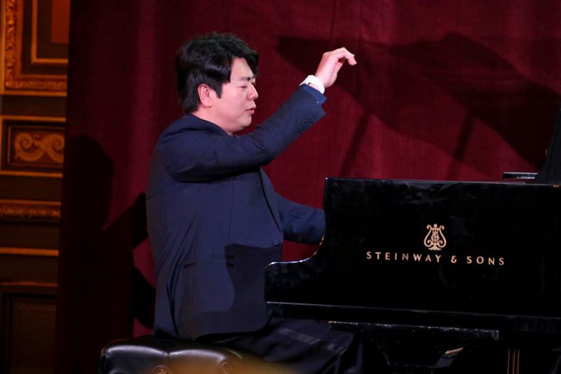 Photos: Lang Lang International Music Foundation Hosts Bi-Annual Gala In New York City — photo 9 of 30