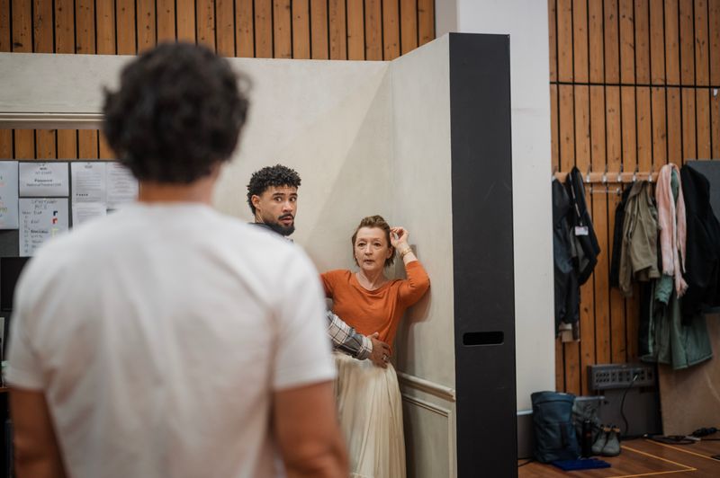 Photos: LES LIAISONS DANGEREUSES in Rehearsal at the National Theatre — photo 6 of 18