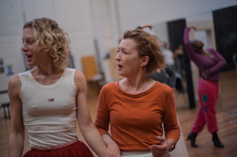 Photos: LES LIAISONS DANGEREUSES in Rehearsal at the National Theatre — photo 11 of 18