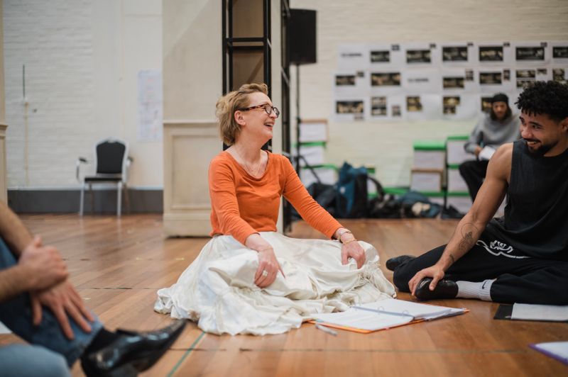 Photos: LES LIAISONS DANGEREUSES in Rehearsal at the National Theatre — photo 14 of 18