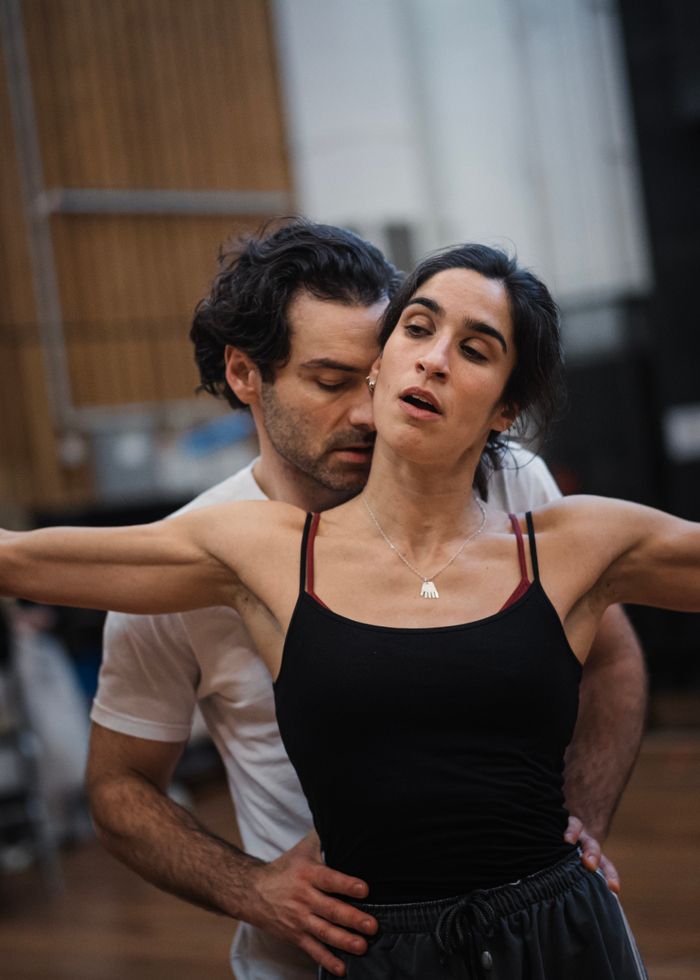 Photos: LES LIAISONS DANGEREUSES in Rehearsal at the National Theatre — photo 2 of 18
