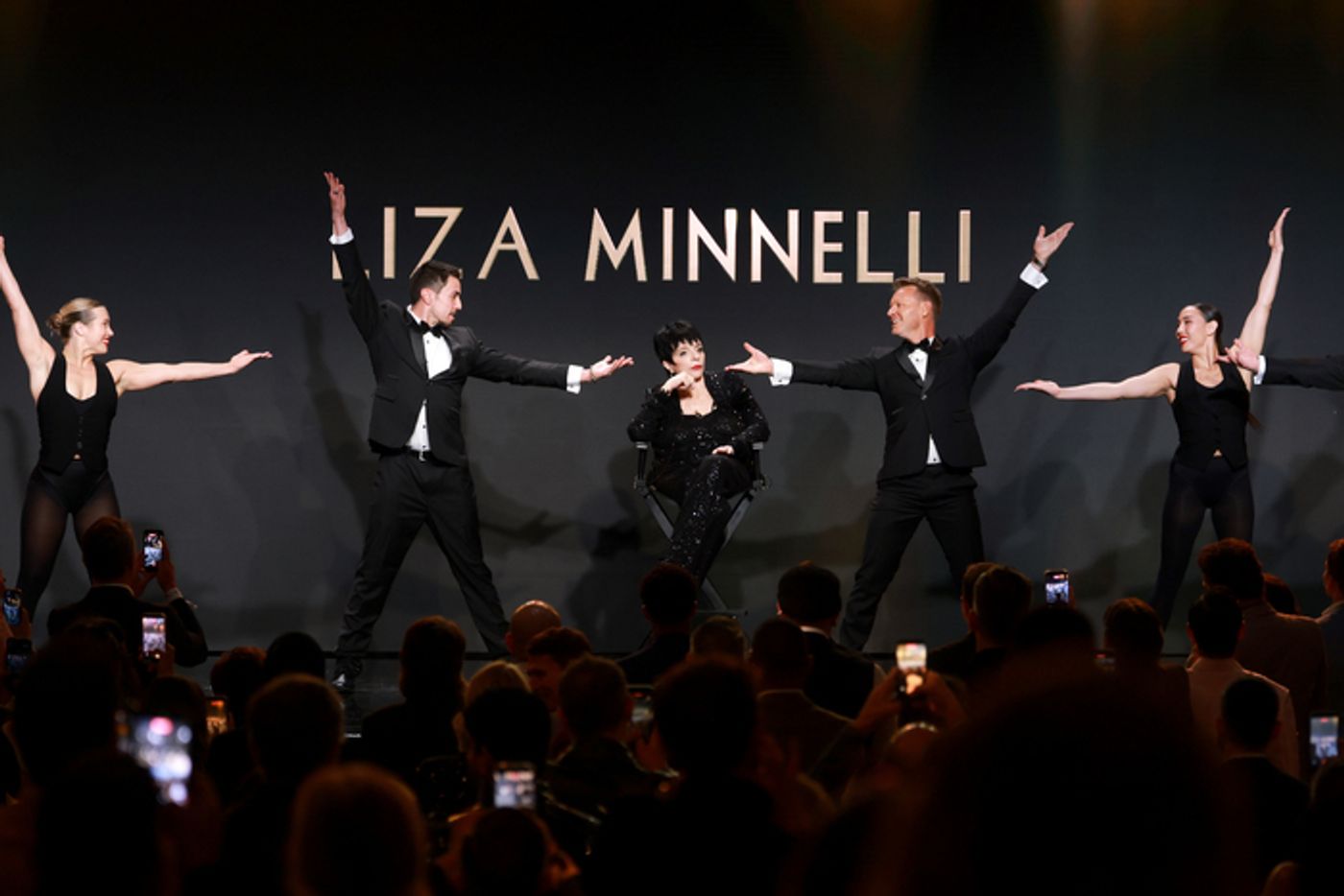 Video/Photos: Liza Minnelli Surprises the Audience at the GLAAD Media Awards  Image