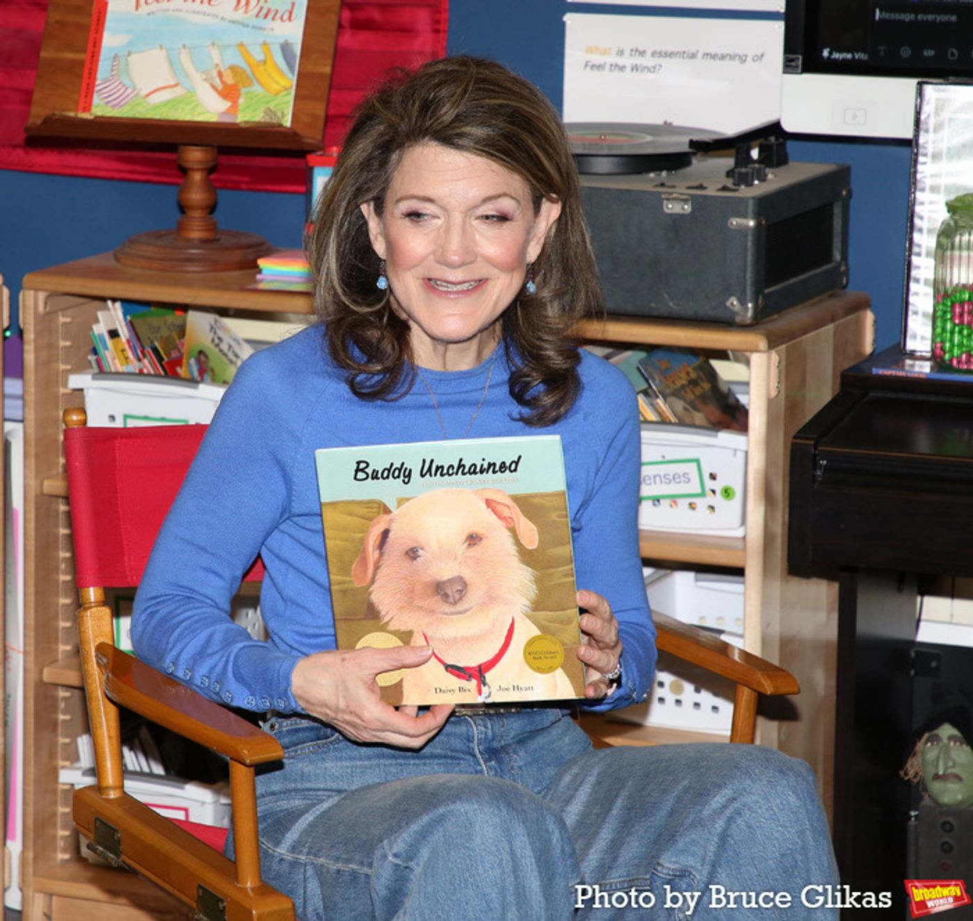 Photos: Tony Award-Winner Victoria Clark Visits P.S. 212 For Read Across America Day  Image
