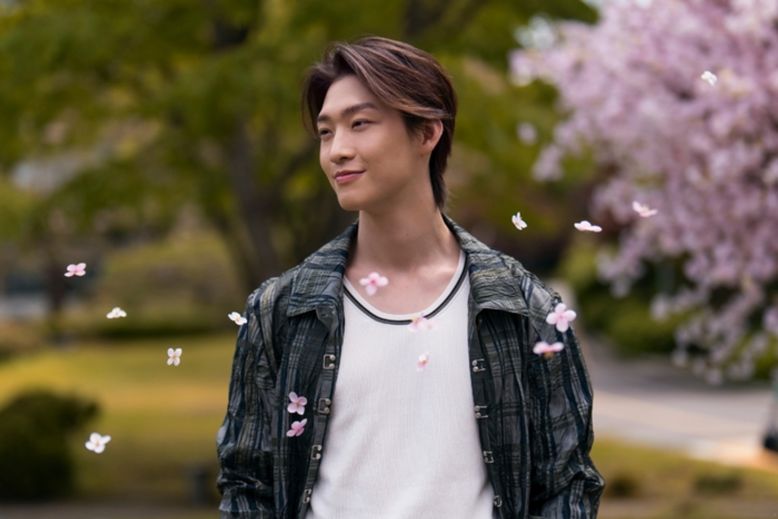 Video/Photos: Lana Condor Returns in First Look at XO, KITTY Season 3 Image