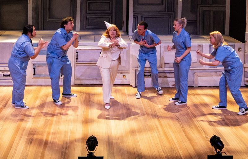 Review: EVERYBODY at Kansas City Actors Theatre Image