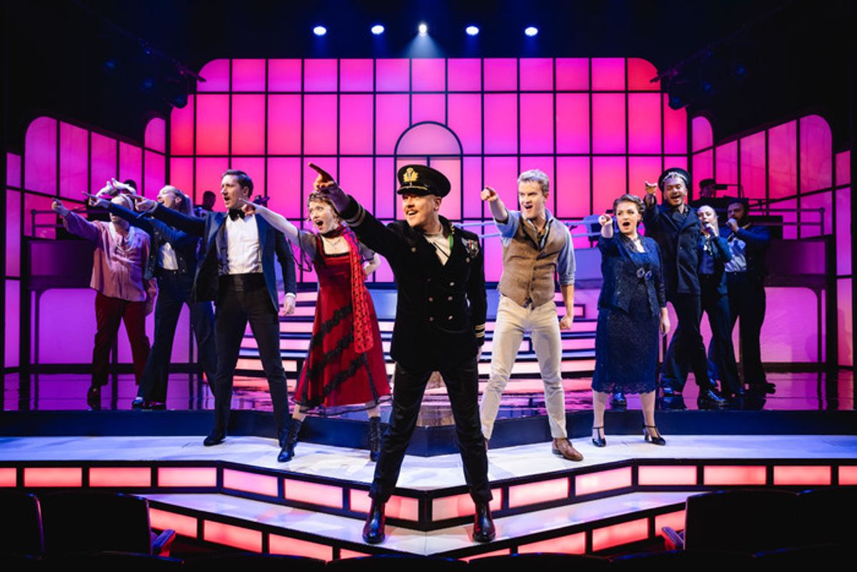 Tom Allen and cast at 