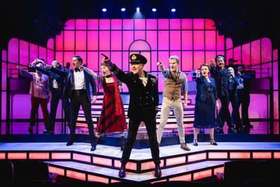 Tom Allen and cast Photo