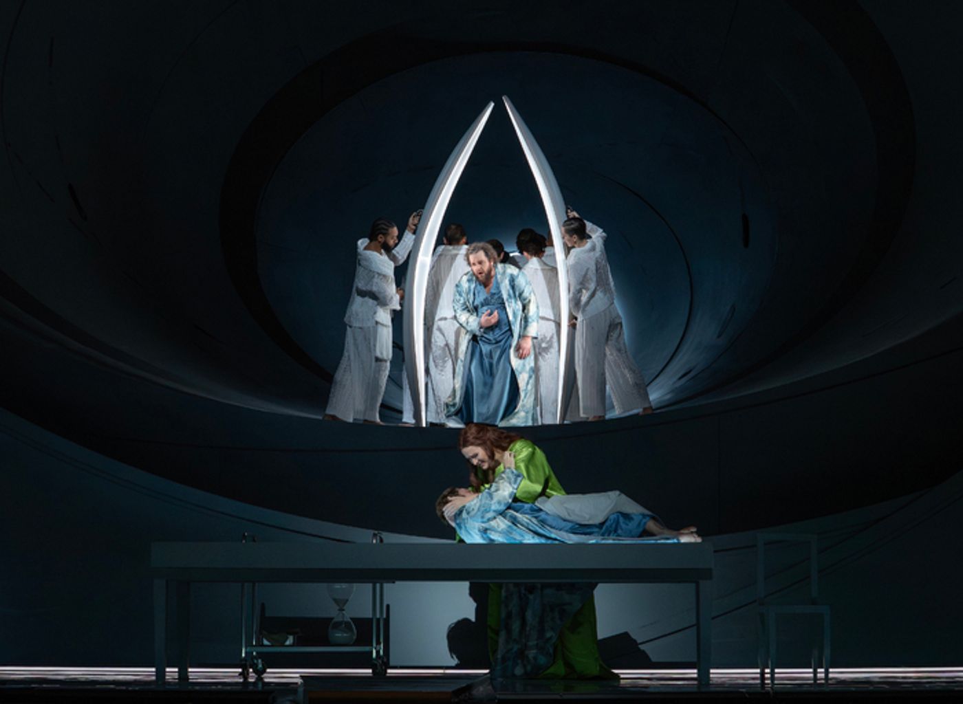 Reviews/Photos: First Look at Wagner's TRISTAN UND ISOLDE at the Metropolitan Opera  Image