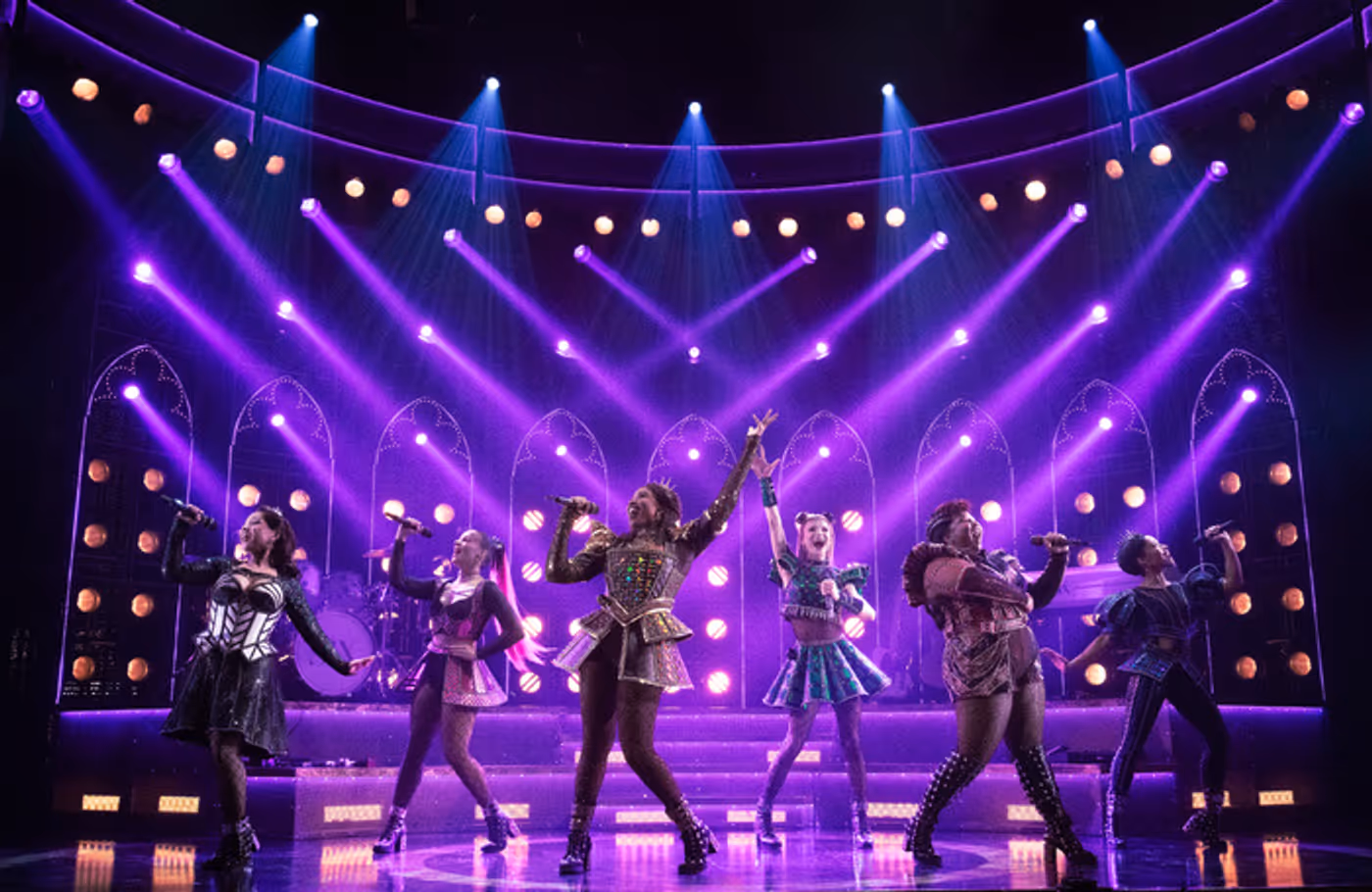 Photos: Dylan Mulvaney, Abigail Barlow and More in SIX on Broadway  Image