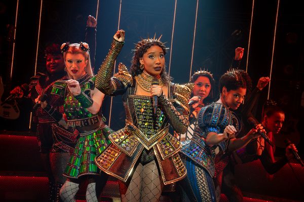 Adrianna Hicks (center) with (l-r) Olivia Donalson,
Dylan Mulvaney, Jasmine Forsberg, Photo