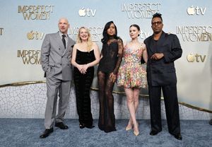 Corey Stoll, Elisabeth Moss, Kerry Washington, Kate Mara and Leslie Odom Jr.  Photo