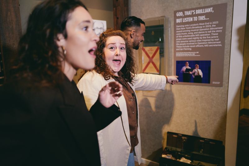 Photos/Video: OPERATION MINCEMEAT Cast Visits Washington, DC — photo 2 of 17