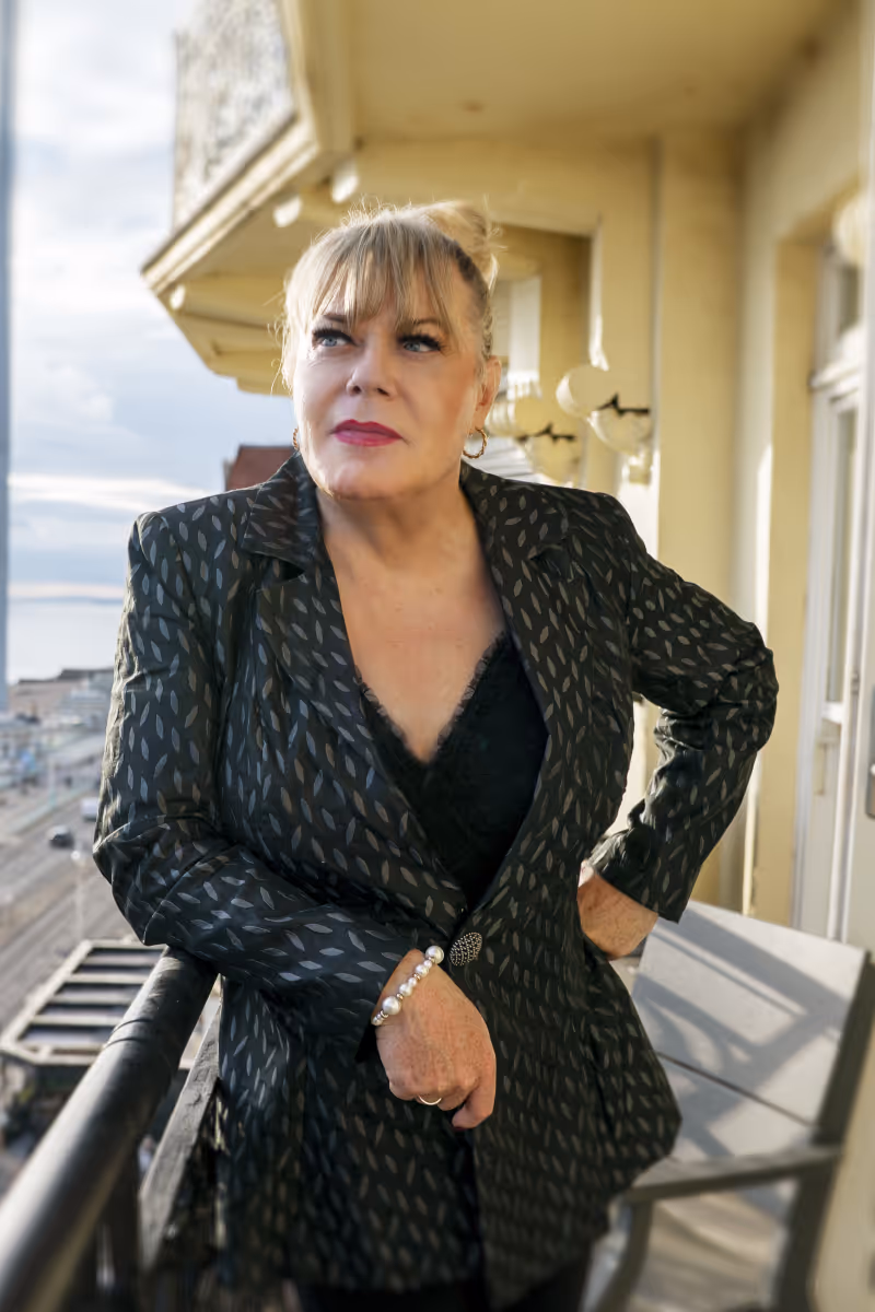 Interview: Theatre Life with Suzy Eddie Izzard Image