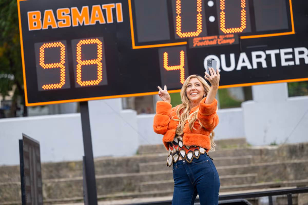 Heidi Gardner at Photos: Megan Thee Stallion, Craig Robinson, & Heidi Gardner Guest Star in THE FALL AND RISE OF REGGIE DINKINS
