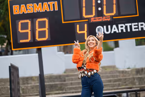 Heidi Gardner Photo