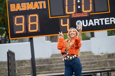 Heidi Gardner Photo