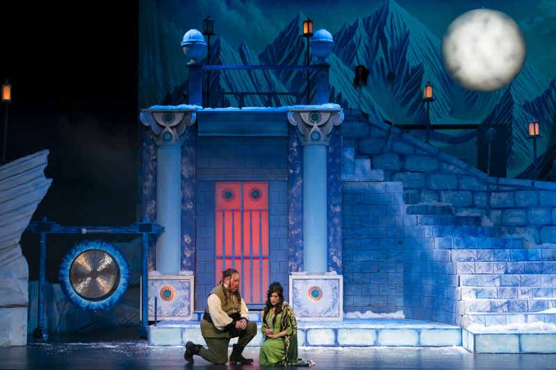 Interview: POP's TURANDOT stars husband and wife Clay Hilley and Sara Duchovnay Image