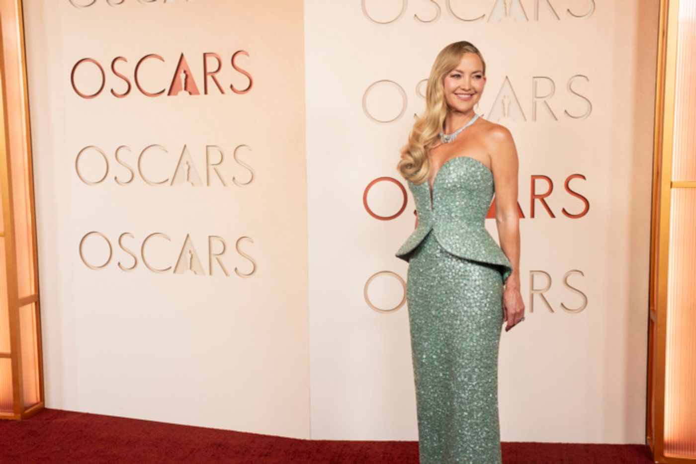 Photos: Josh Groban, Rose Byrne, & More on the 2026 Oscars Red Carpet Photos: Josh Groban, Rose Byrne, & More on the 2026 Oscars Red Carpet Image