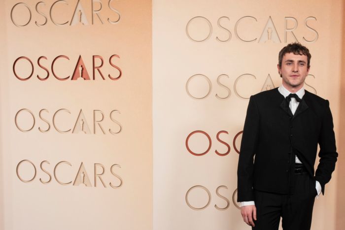 Photos: Josh Groban, Rose Byrne, & More on the 2026 Oscars Red Carpet — photo 24 of 54