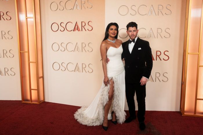 Photos: Josh Groban, Rose Byrne, & More on the 2026 Oscars Red Carpet — photo 39 of 54