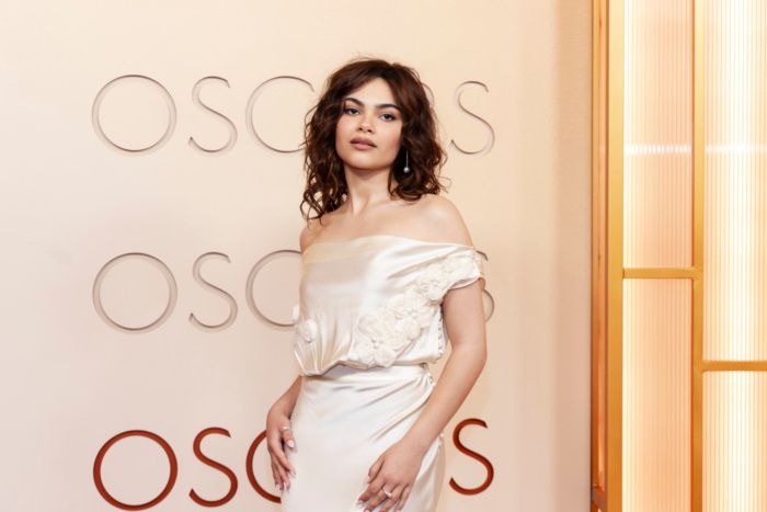 Photos: Josh Groban, Rose Byrne, & More on the 2026 Oscars Red Carpet — photo 8 of 54