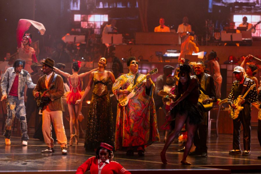 Photos: Barbra Streisand, Moulin Rouge! Reunion & More at the 98th Oscars  Image