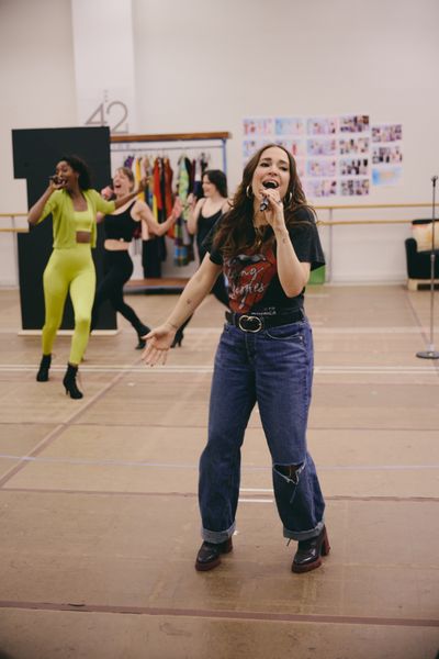 Jessica Vosk and the company  Photo