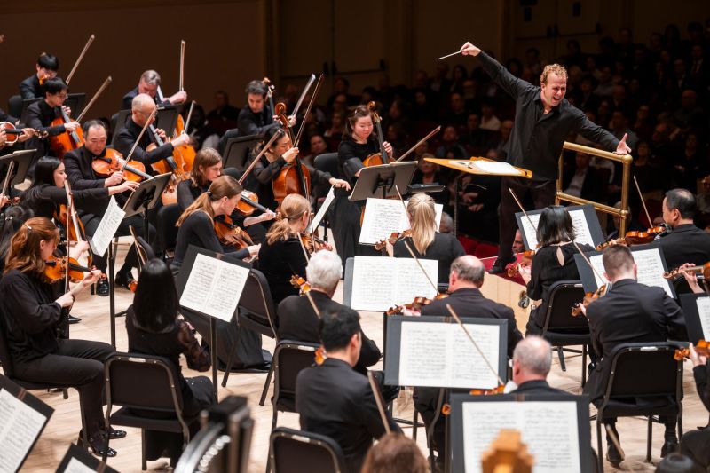 Review: The Philadelphia Delivers a Titanic Mahler 2 at Carnegie Hall Image