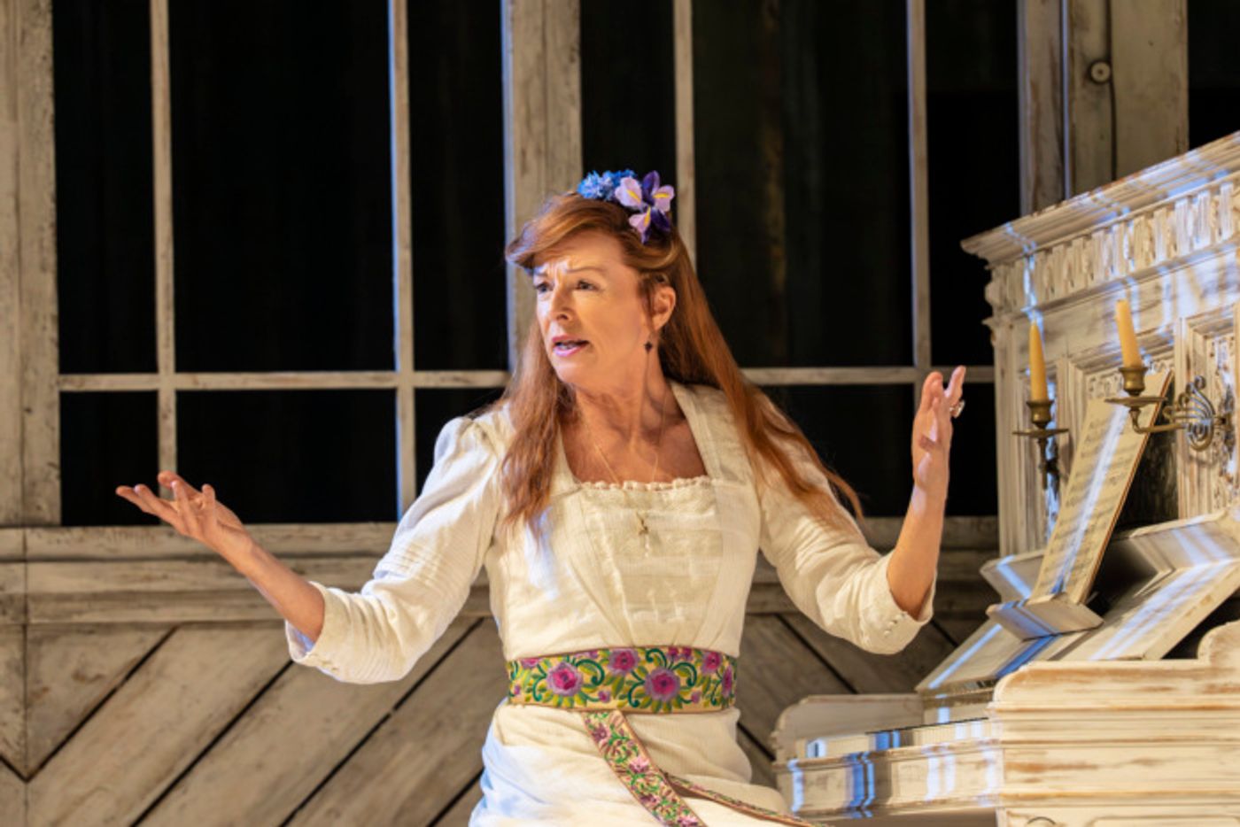 Photos: First Look at SUMMERFOLK at the National Theatre  Image