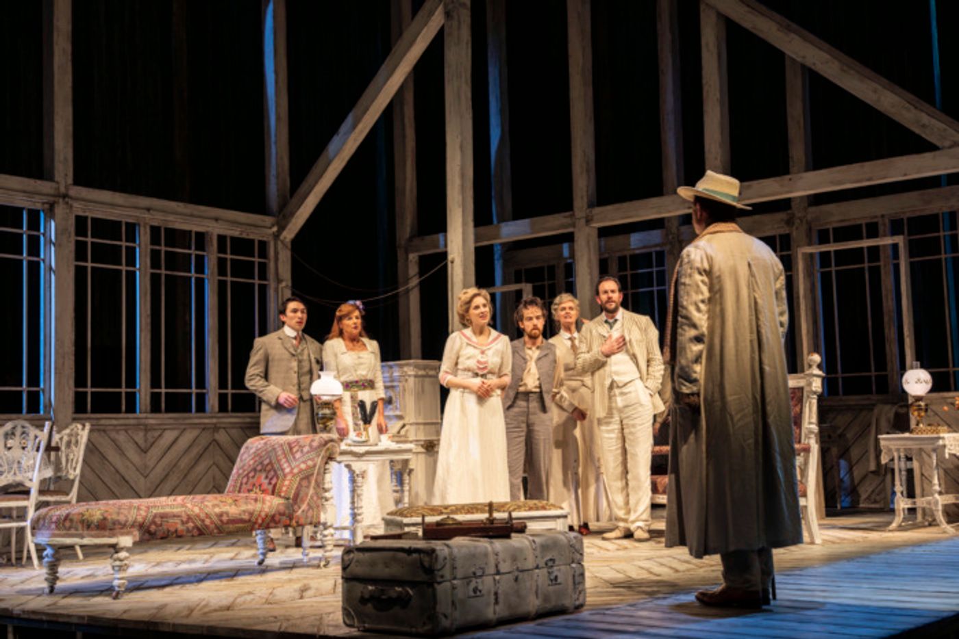 Photos: First Look at SUMMERFOLK at the National Theatre  Image