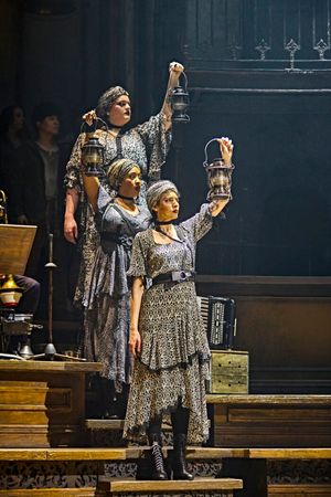 HADESTOWN
Lyric Theatre London 2026

Creative:
Anaïs Mitchell - MUSIC, LYRICS & BOOK Photo