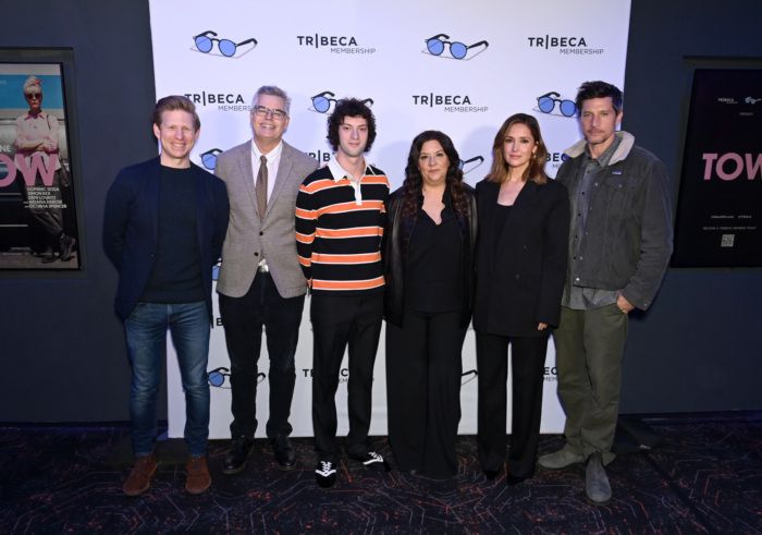 Photos: Rose Byrne Attends New York Screening of New Film TOW — photo 23 of 25