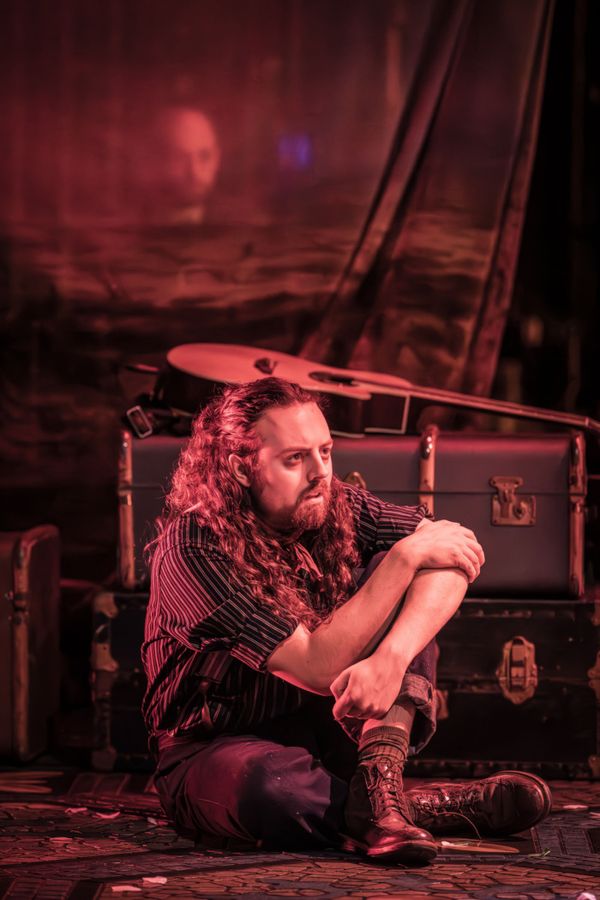 Elliot Mackenzie Photo