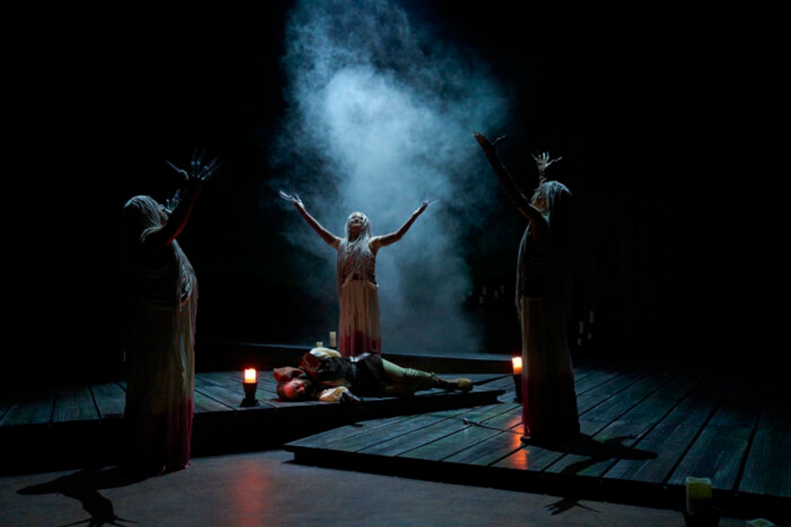 Photos: Great Lakes Theater's MACBETH — photo 1 of 26