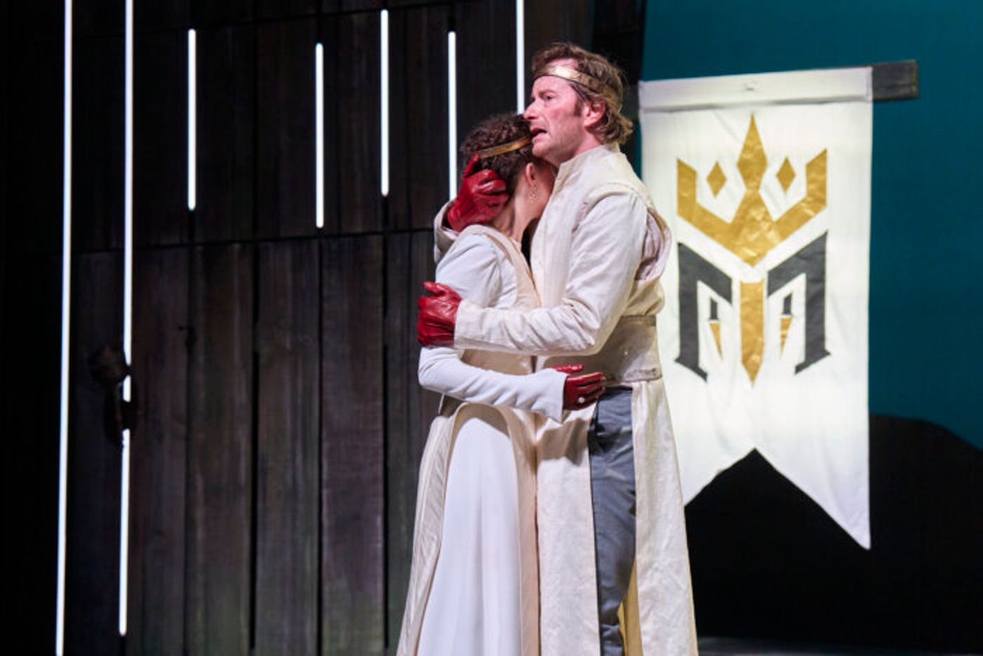Photos: Great Lakes Theater's MACBETH  Image