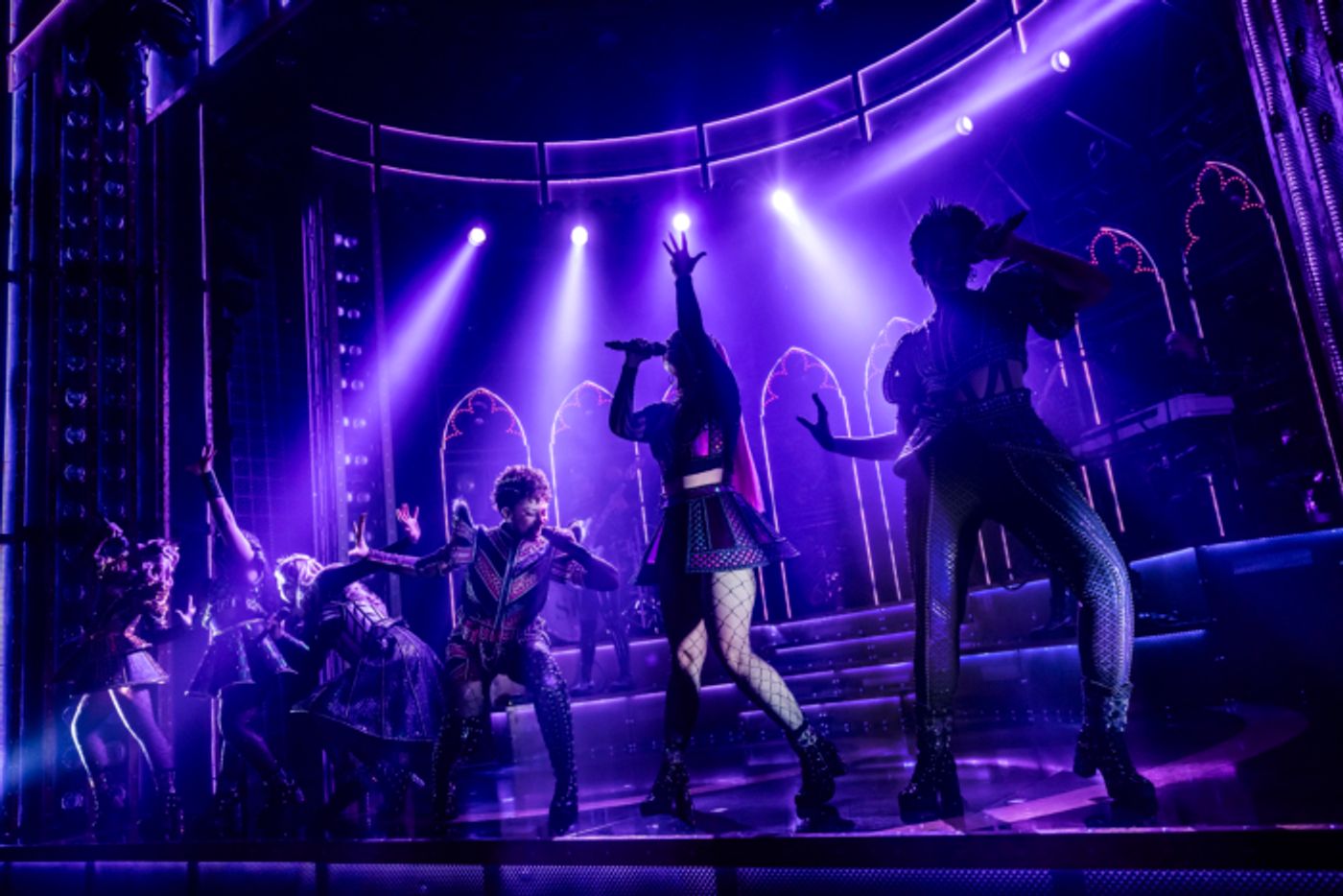 Photos: Lose Your Head Over the Current Queens of SIX in the West End  Image