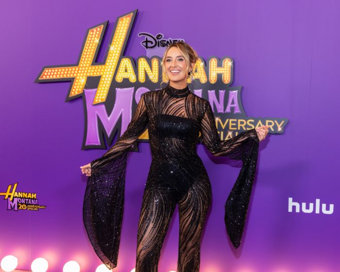 Photos: Miley Cyrus Reunites with HANNAH MONTANA Stars at 20th Anniversary Special Premiere — photo 15 of 22