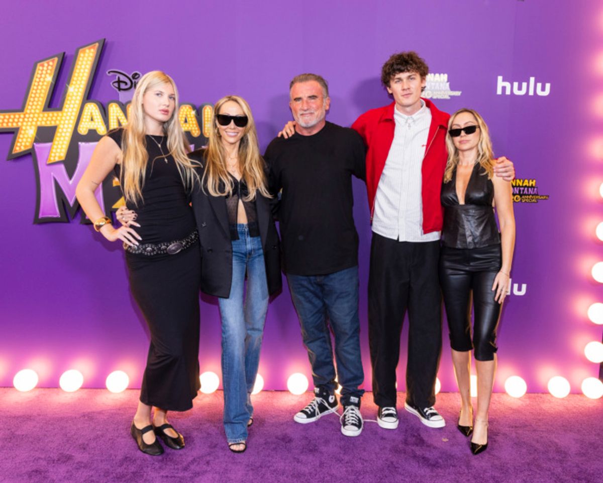 LILY-ROSE PURCELL, TISH CYRUS-PURCELL, DOMINIC PURCELL, JOSEPH PURCELL, BRANDI CYRUS at 